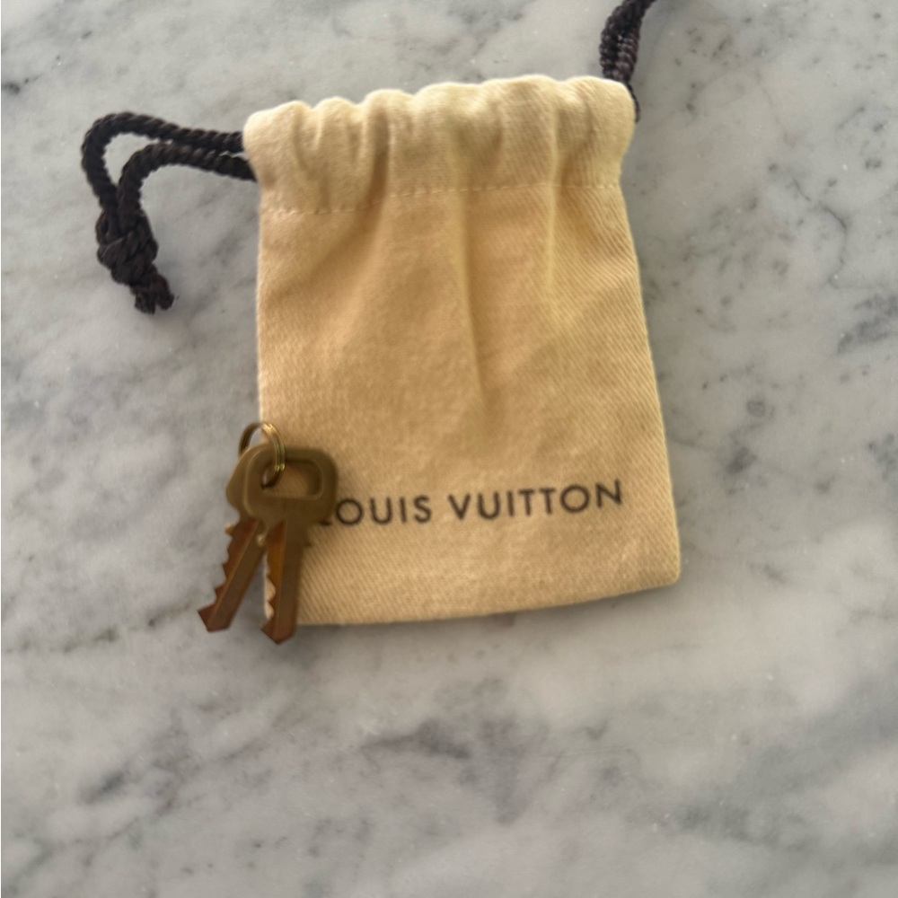 Louis Vuitton Small Drawstring Dust Bag with Keys - Beige, no lock, authentic